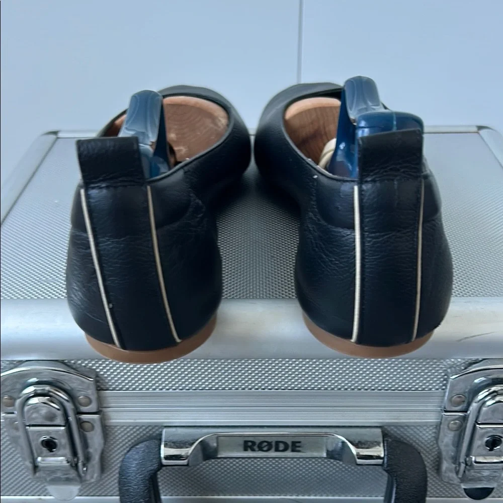 Everlane Elegant Black Leather‎ Women's Flats. The Day Glove.